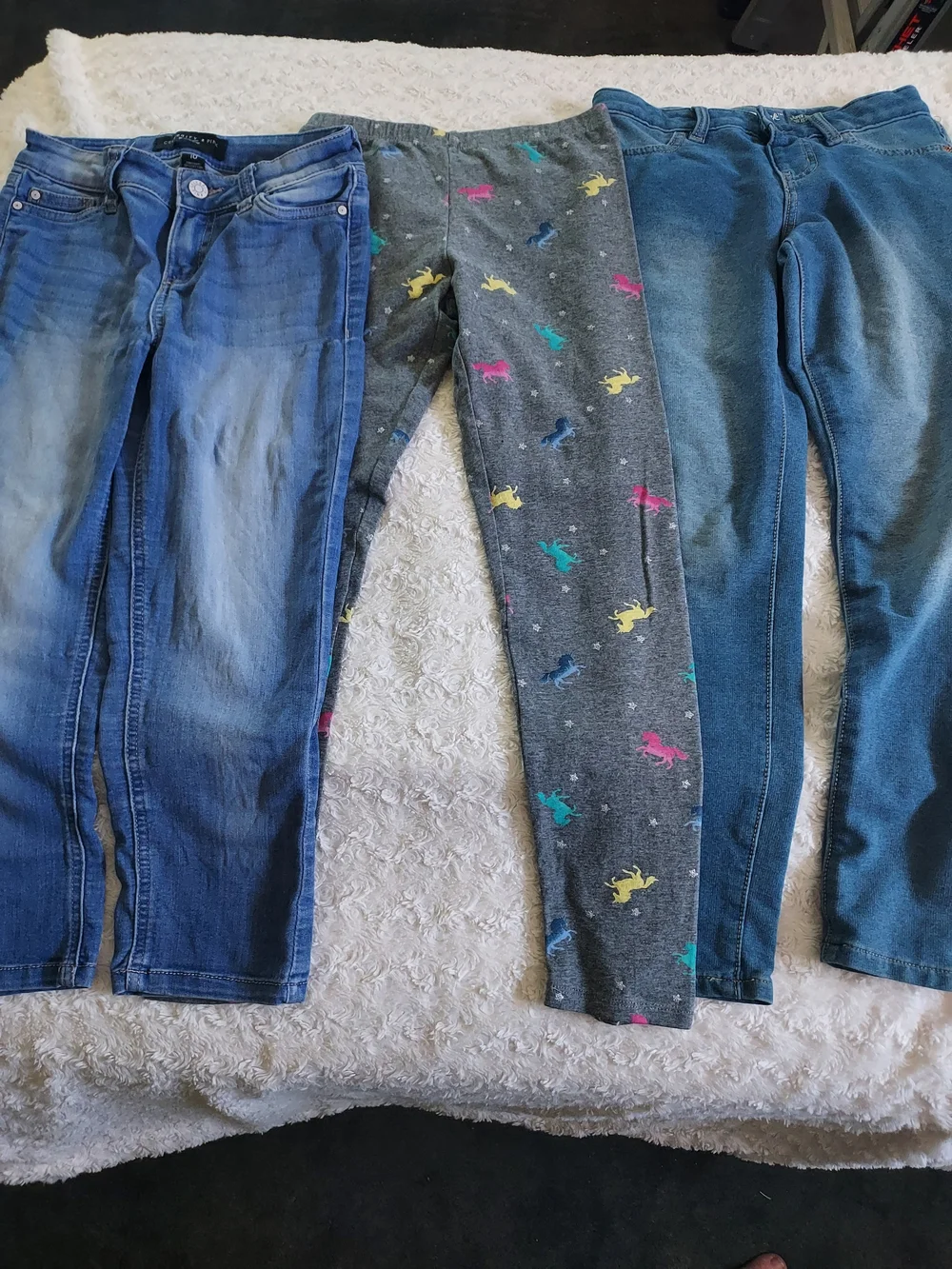 BUNDLE (11 pcs) Girls Mixed Play Clothes Sizes 8-12 Everday Summer Fall Grandmas